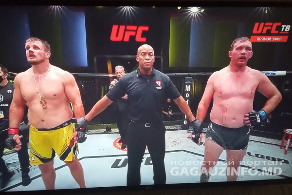 Новый бой Александра Романова в UFC ознаменовался победой; как это было