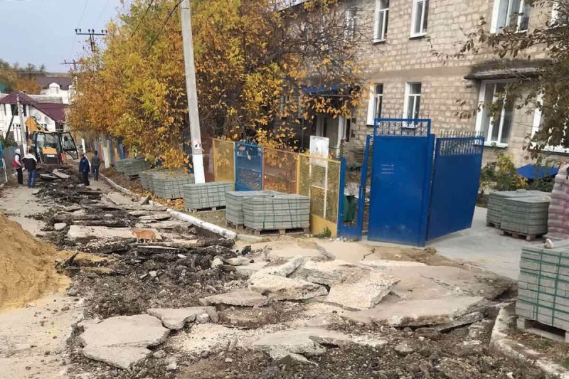 При помощи жителей. В Чадыр-Лунге ремонтируют два участка дорог