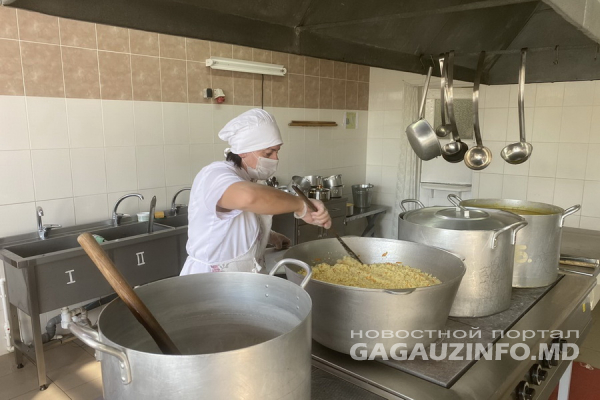 Повар из Гагаузии объяснила, почему эта служба «не опасна, но трудна»