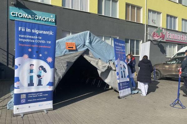 Желающих вакцинироваться почти не нашлось. Мобильные пункты вакцинации заработали в Комрате