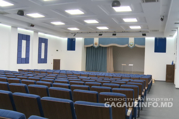 В праздничной обстановке - гагаузские депутаты собираются на первое заседание