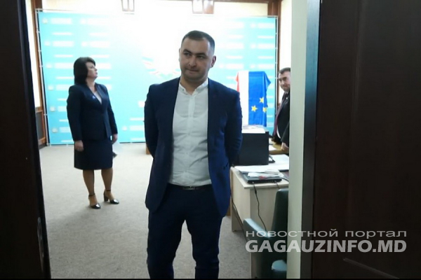 «Собрались здесь как коршуны»: журналистам не позволили снимать процедуру голосования за спикера НСГ