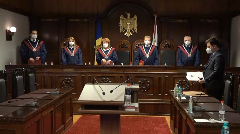 Парламент увеличил зарплату судей КС с 40 тысяч до 80 тысяч леев