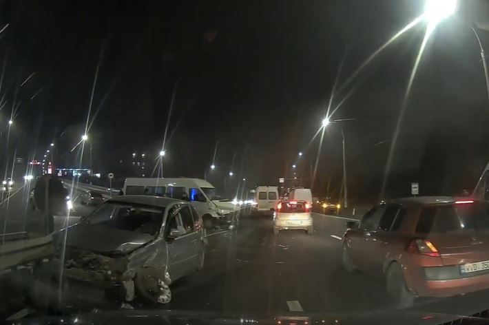 Две пассажирки попали в больницу после ДТП в Яловенах