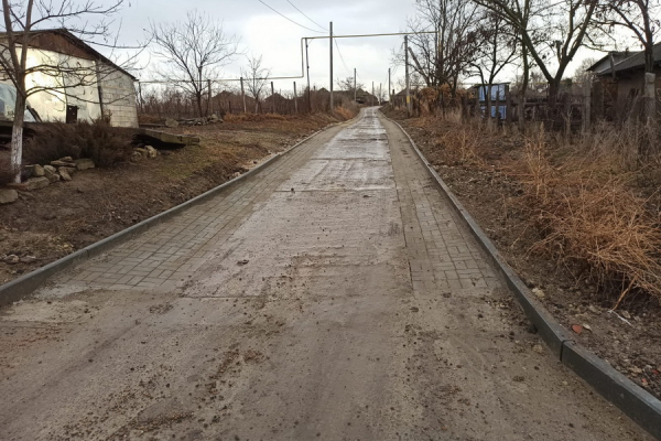 Была «грунтовка», стала плитка. В Казаклии отремонтировали очередную улицу