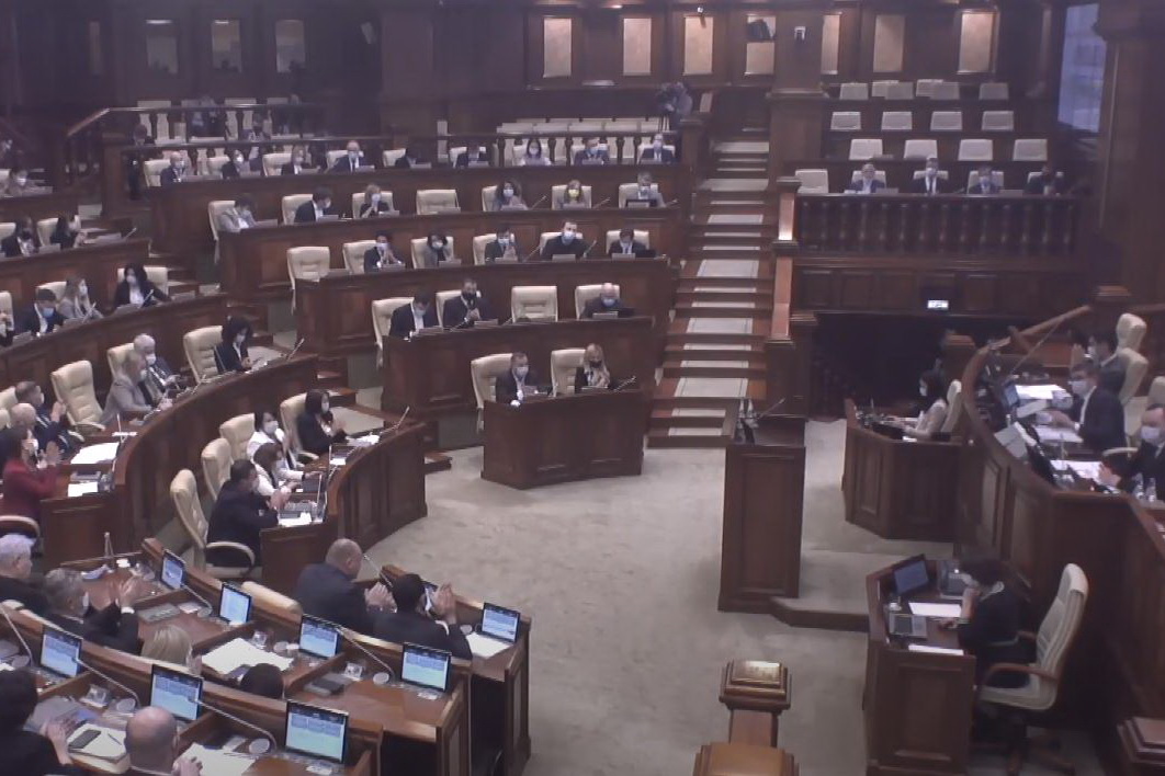 В парламенте поздравили жителей Гагаузии с 27-летием региона