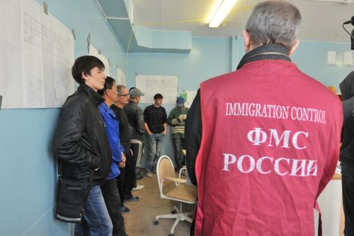 Россия будет выдворять гастарбайтеров с 1 января. Как быть гражданам Молдовы?