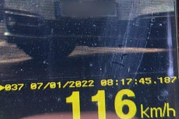 На севере пьяный водитель подрался с полицейским