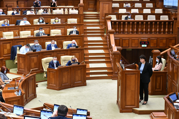 Парламентская оппозиция требует обсудить рост цен на газ и электричество на экстренном заседании