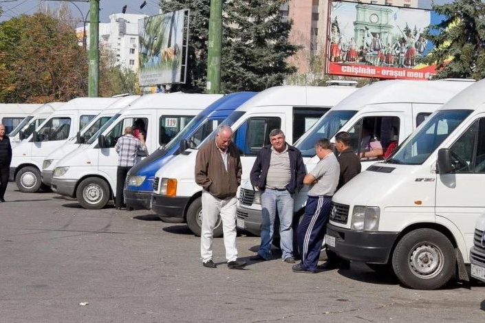 Рост цен на пассажирские перевозки: ответственность переложили на местные советы