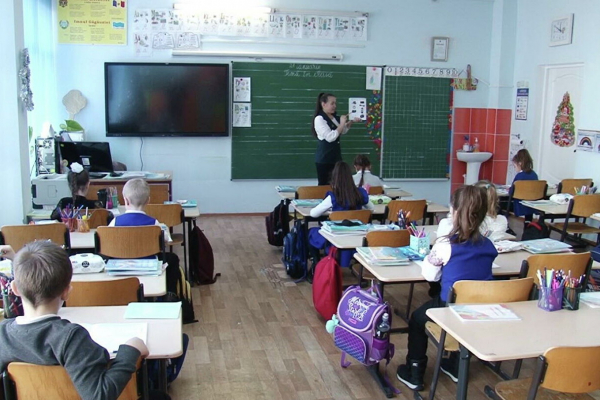 Антиковидная мера или экономия – в Гагаузии выступили против онлайн-обучения