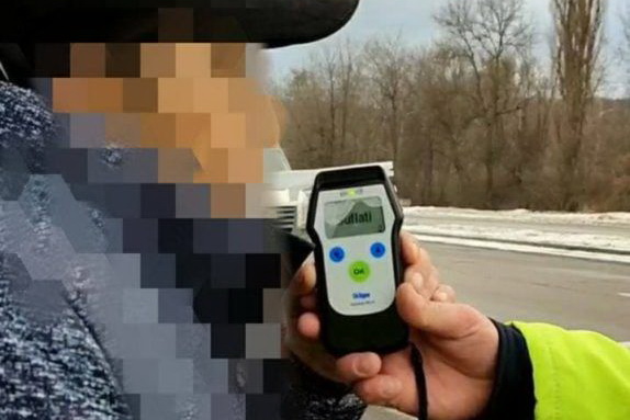 Сел пьяным за руль и разогнался до 92 км в час: в Кишиневе патрульные задержали лихача