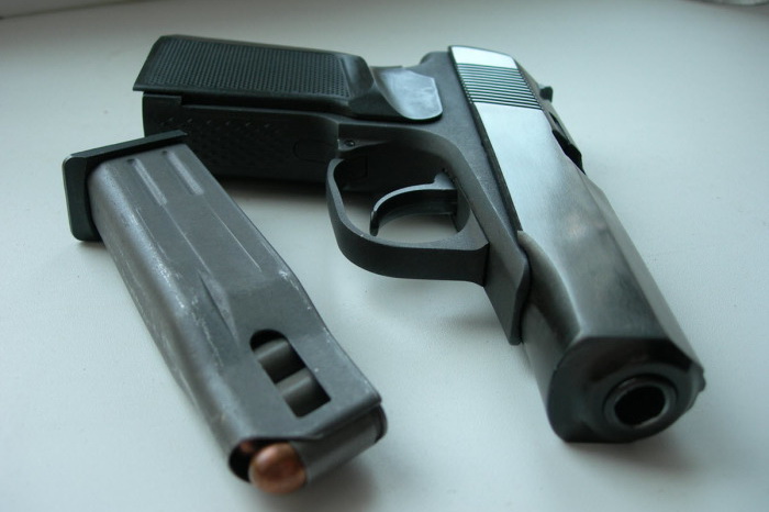 Хранила пистолет покойного мужа в шкафу: женщина-инвалид в Гагаузии наказана судом