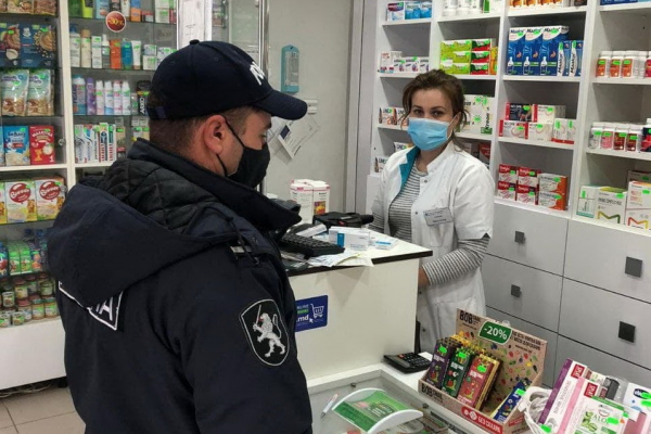 Маски и дистанция: в Чадыр-Лунге полиция проводит ковид-рейды