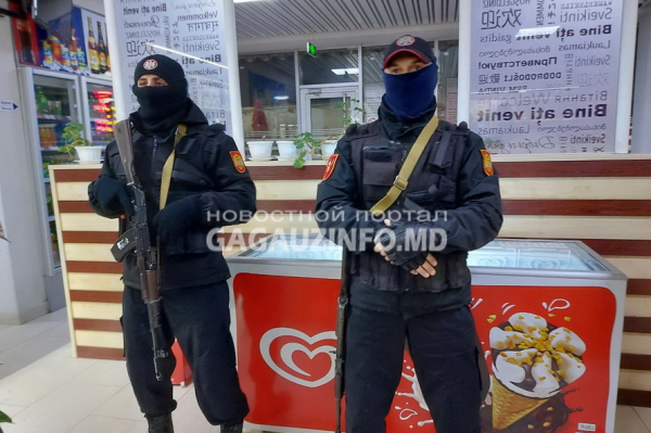 Соблюдение масочного режима в Комрате контролируют вооруженные автоматами силовики