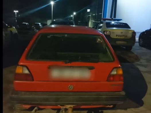 В Молдове пьяный подросток угнал автомобиль, но попался полицейским