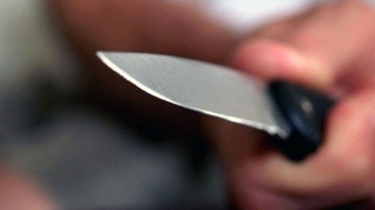 В Окницком районе молодой человек угрожал ножом сотруднику АЗС