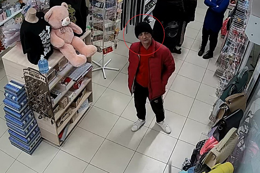 Кража из магазина в Комрате попала на камеры видеонаблюдения