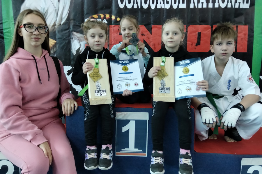 Им всего по 4-6 лет: каратисты из Чадыр-Лунги стали победителями турнира в Румынии