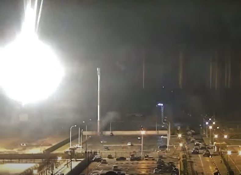 Война в Украине: идут боевые действия возле Запорожской АЭС