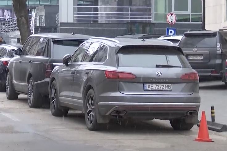 В Кишиневе и Бельцах у беженцев неизвестные скручивают автономера