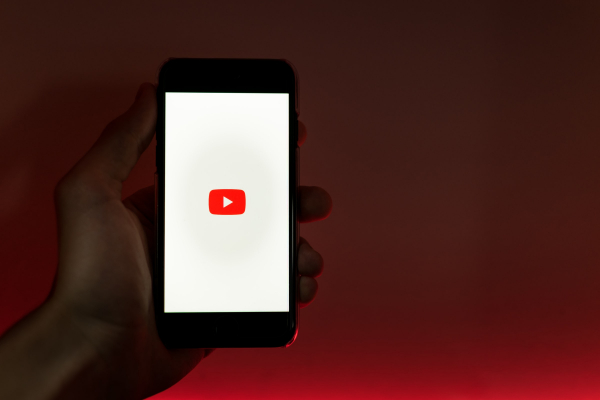 YouTube заблокировал все каналы российских государственных СМИ
