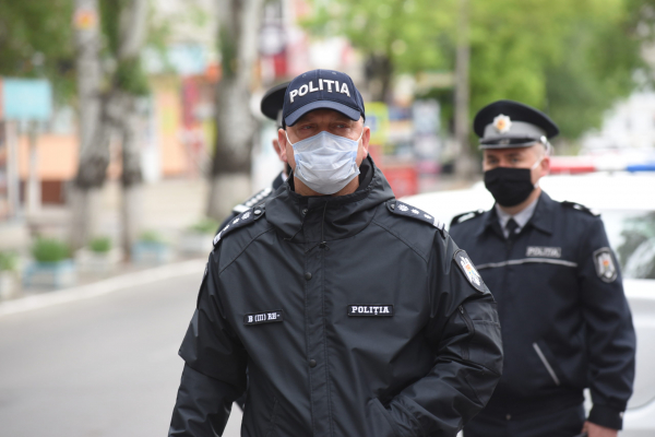 Полиция задержала хулиганов, требовавших говорить в троллейбусе на молдавском языке