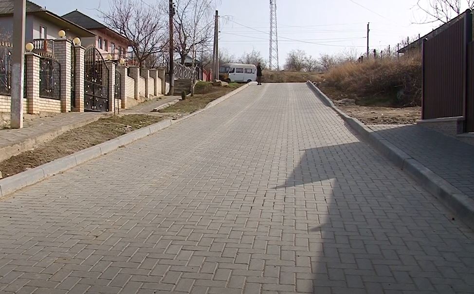 «Цивилизация пришла». В Комрате уложили брусчаткой очередную улицу