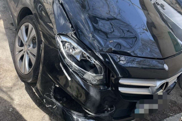 В Новых Аненах водитель насмерть сбил молодого человека и скрылся с места ДТП
