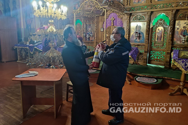 Накануне Пасхи. Какие правила безопасности следует соблюдать, находясь в церкви