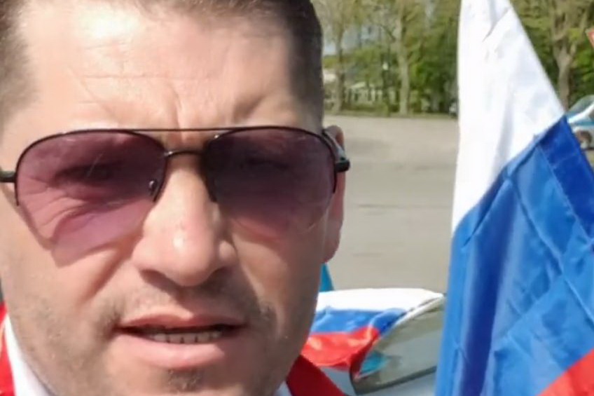 «Господа офицеры». Уроженец Гагаузии спел песню Газманова в Германии на автопробеге