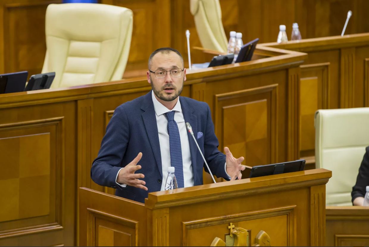 Министр юстиции назвал «незаконным» решение НСГ по Георгиевской ленте