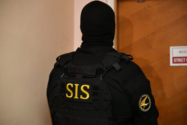 В Кишиневе проходят около 50 обысков в Агентстве государственных услуг. Пять человек задержали