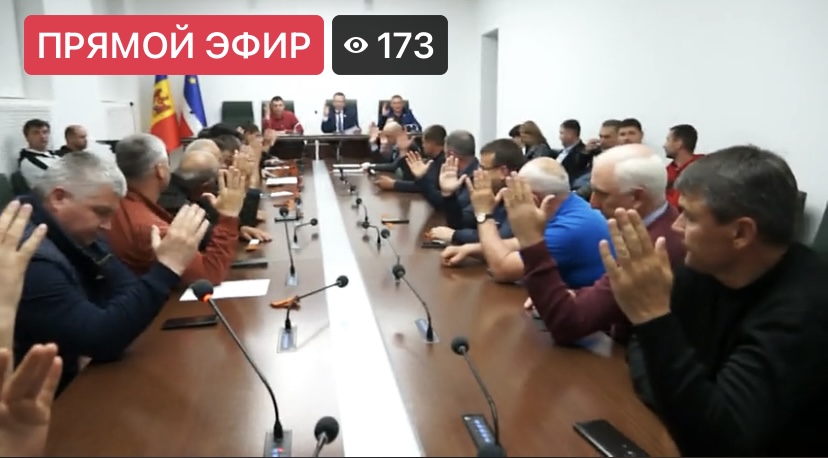 Наказать депутатов. Глава ГИП угрожает штрафами членам Народного собрания