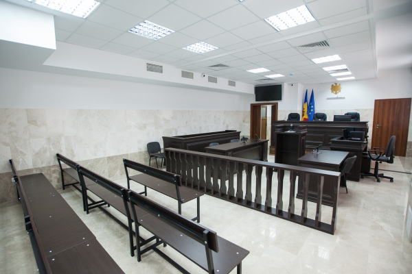 Молодому человеку из Тараклии грозит до 15 лет тюрьмы. В чем его обвиняют?