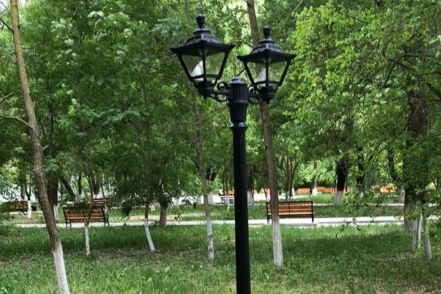 Декоративные фонари устанавливают в парке Чадыр-Лунги