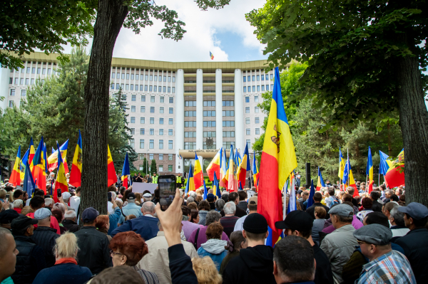Массовый митинг в Кишиневе: протестующие выступили против действий правительства PAS