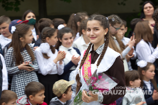 «Последний звонок» в Гагаузии: сколько учащихся заканчивают школу в этом году?