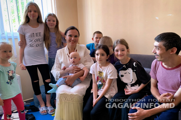 «Они тут в безопасности»: супруга посла Украины в Молдове посетила Центр для беженцев в Кирсово