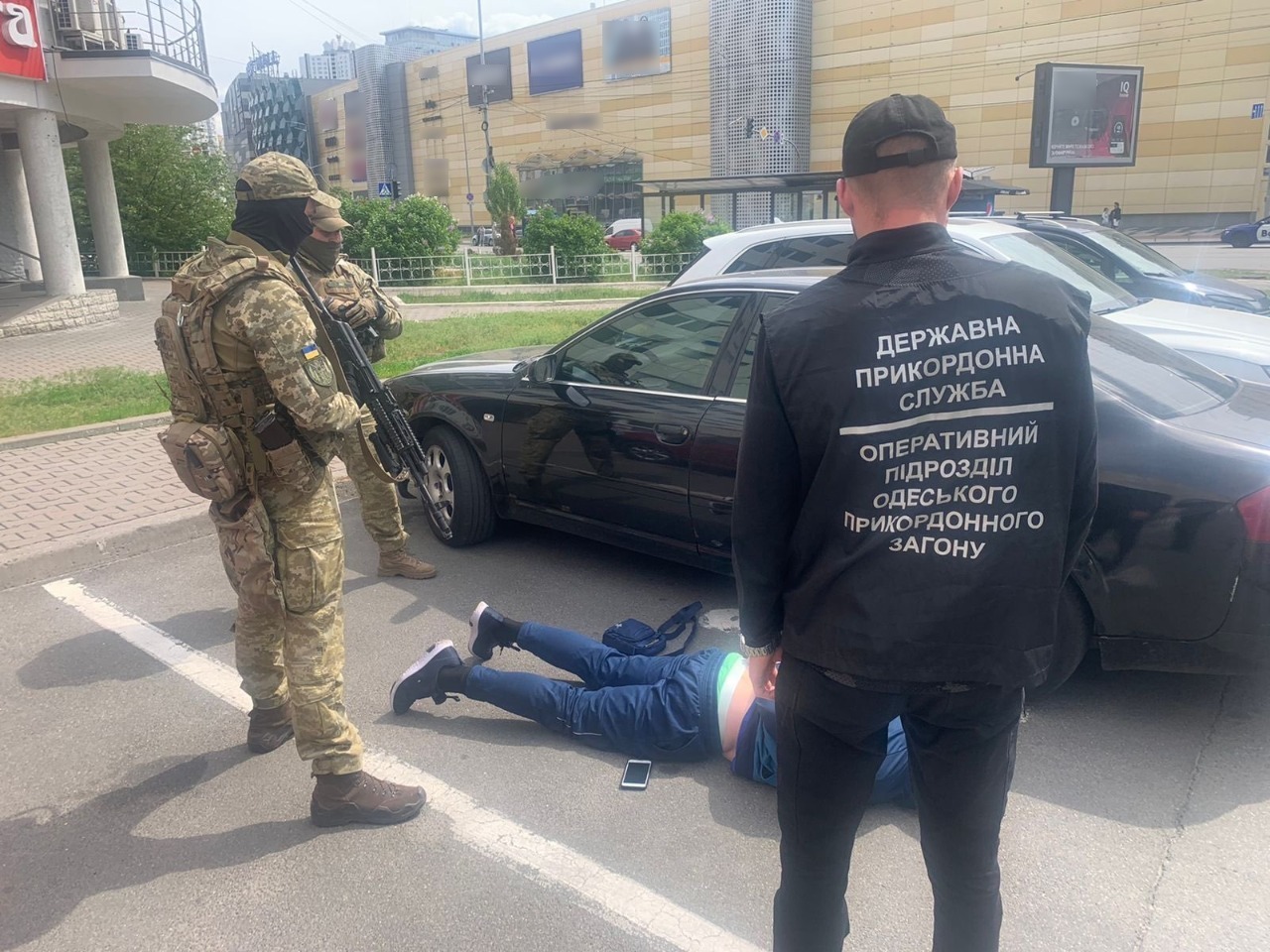 Житель Киева брал по $9 тыс. за перевозку мужчин призывного возраста в Молдову