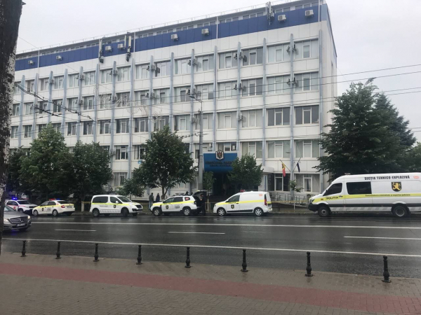 Здание суда в Кишиневе эвакуировали из-за сообщения о бомбе