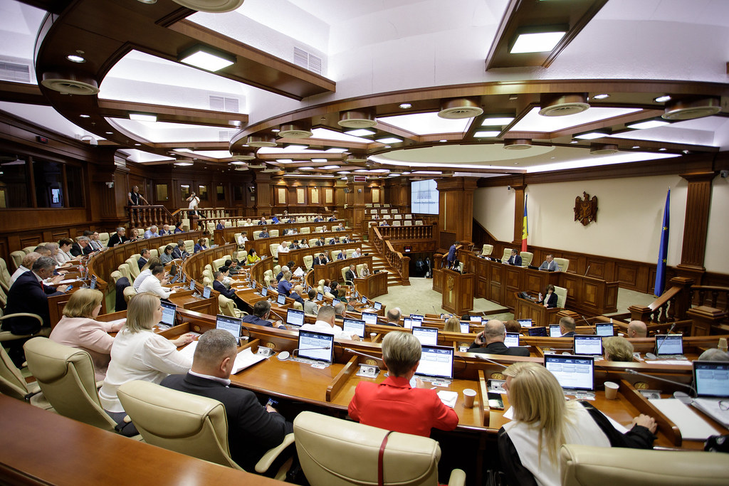 Парламент одобрил: на водоснабжение и канализацию двух районов Гагаузии выделят деньги