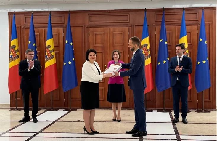 Еврокомиссия начинает дебаты по предоставлению Молдове статуса кандидата в ЕС