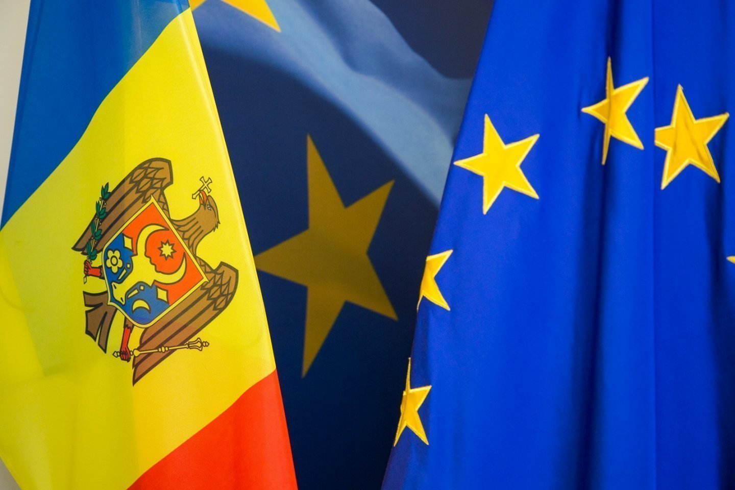 Politico: Еврокомиссия порекомендует предоставить Молдове статус кандидата в члены ЕС