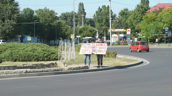 Нет безумным ценам. В Кишиневе прошла акция против высокой стоимости топлива