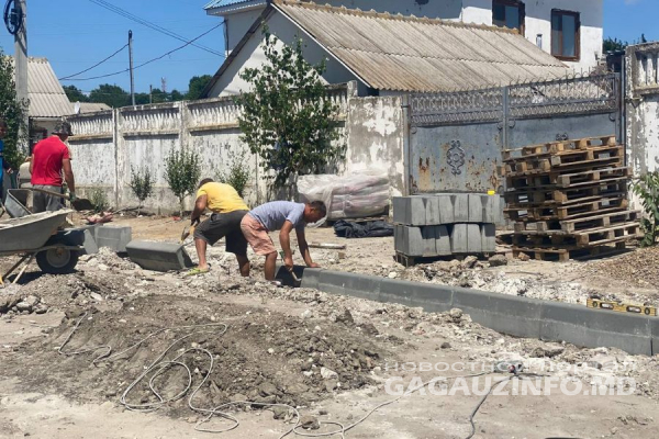 В Комрате идет долгожданный ремонт улицы Галацана