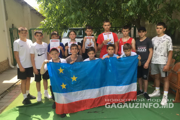 Чемпионат Молдовы по боксу: спортсмены из Чадыр-Лунги взяли призовые места