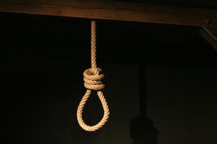 В Кишиневе 26-летний парень найден повешенным в туалете