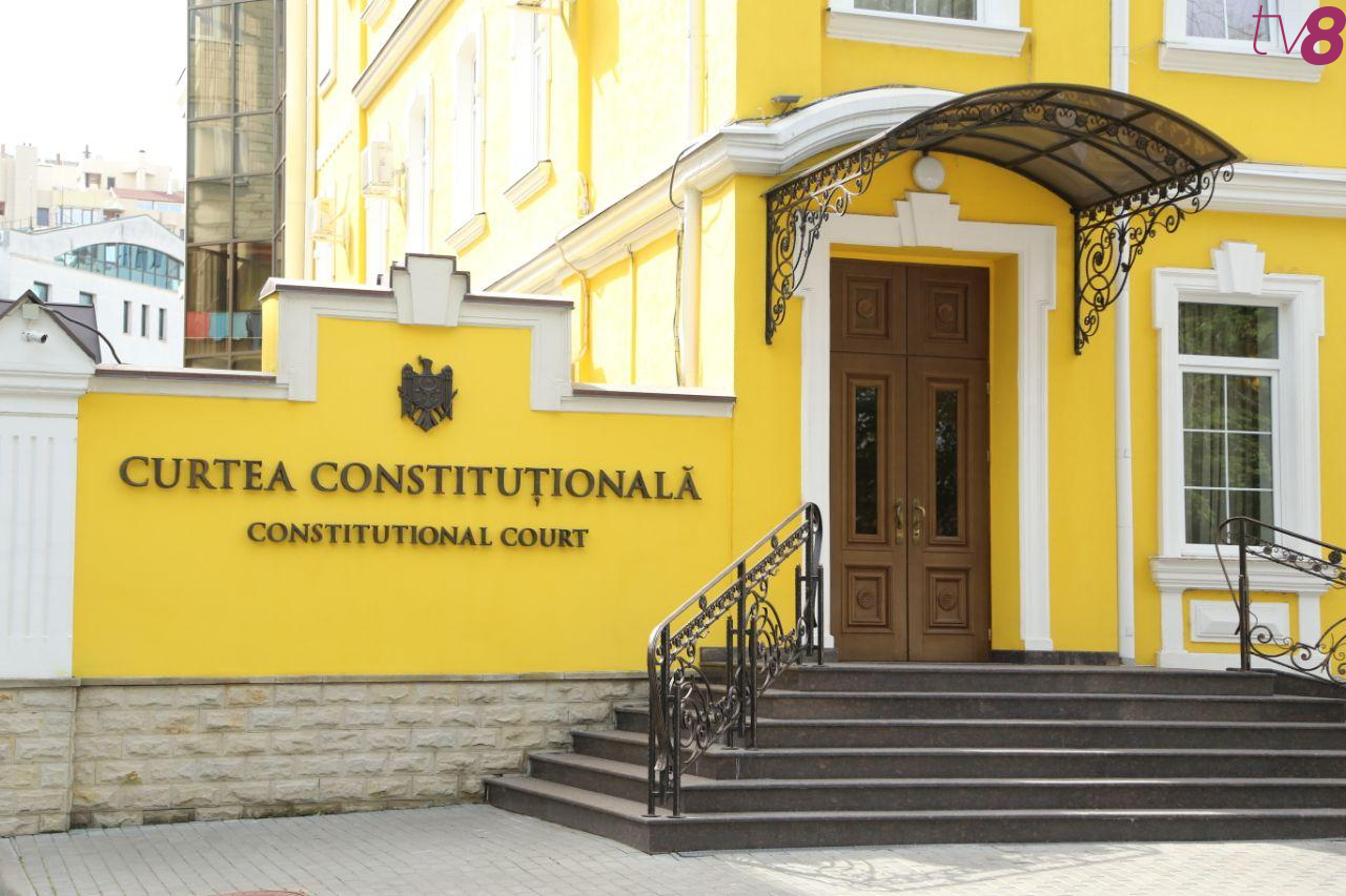 Оппозиция обжаловала и в КС продление режима ЧП в Молдове