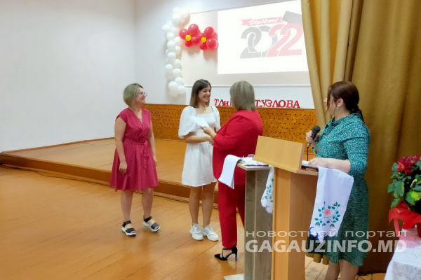Экзамены сдали все. В Кирсово выпускникам выдали дипломы
